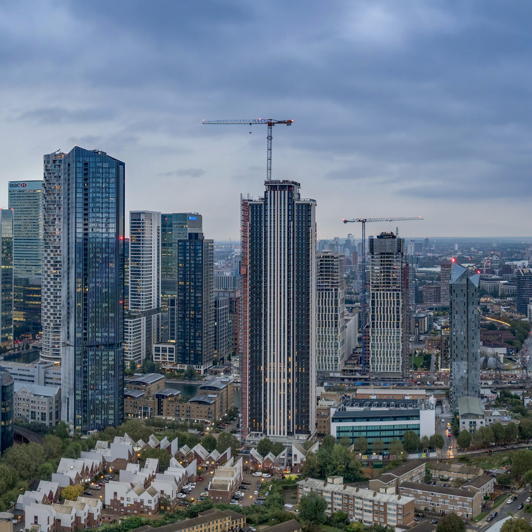 225 Marsh Wall tops out 